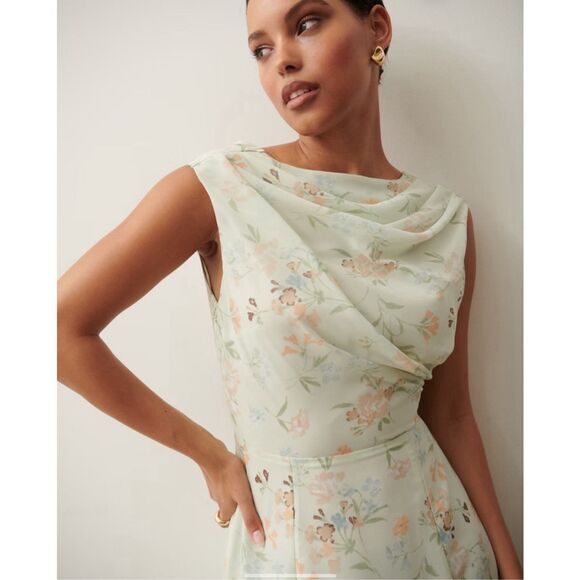 Abercrombie & Fitch Draped Open-Back Maxi Dress in Light Green Floral - Picture 3 of 11